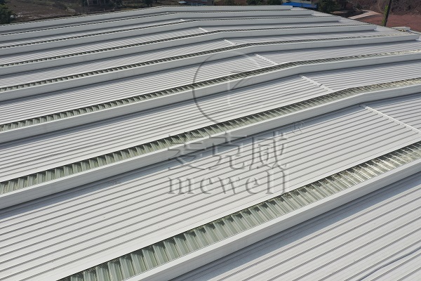 內(nèi)江融通高科先進材料有限公司年產(chǎn)20萬噸磷酸鹽系正極材料生產(chǎn)項目-四川10A型薄型通風(fēng)天窗