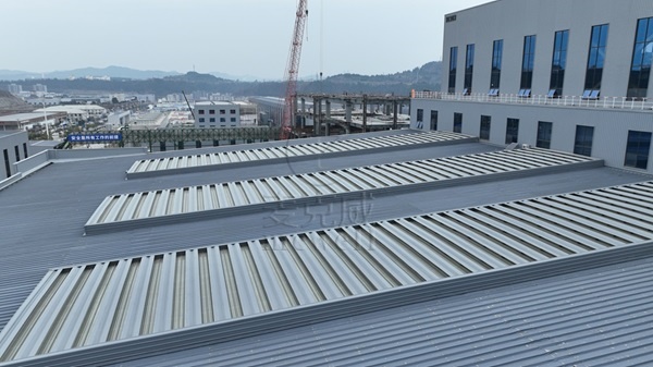 通威綠色基材（廣元）有限公司光伏硅材料制造項目—四川10B型薄型通風(fēng)天窗